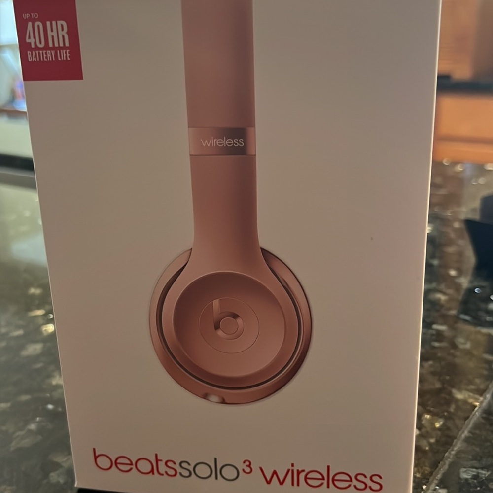 Beats Solo Bluetooth Wireless On-Ear Headphones Like New